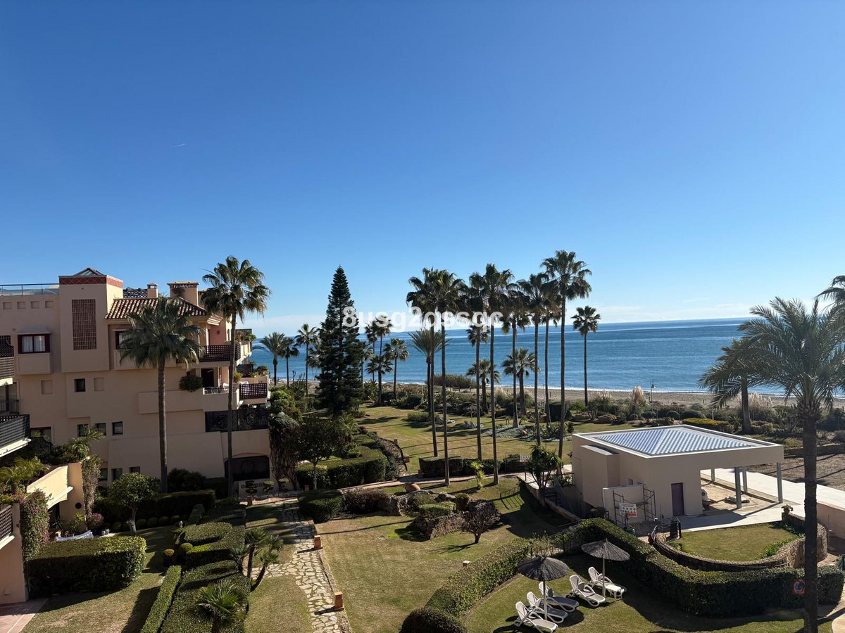 3 Bedroom Penthouse in Estepona - Photo 56