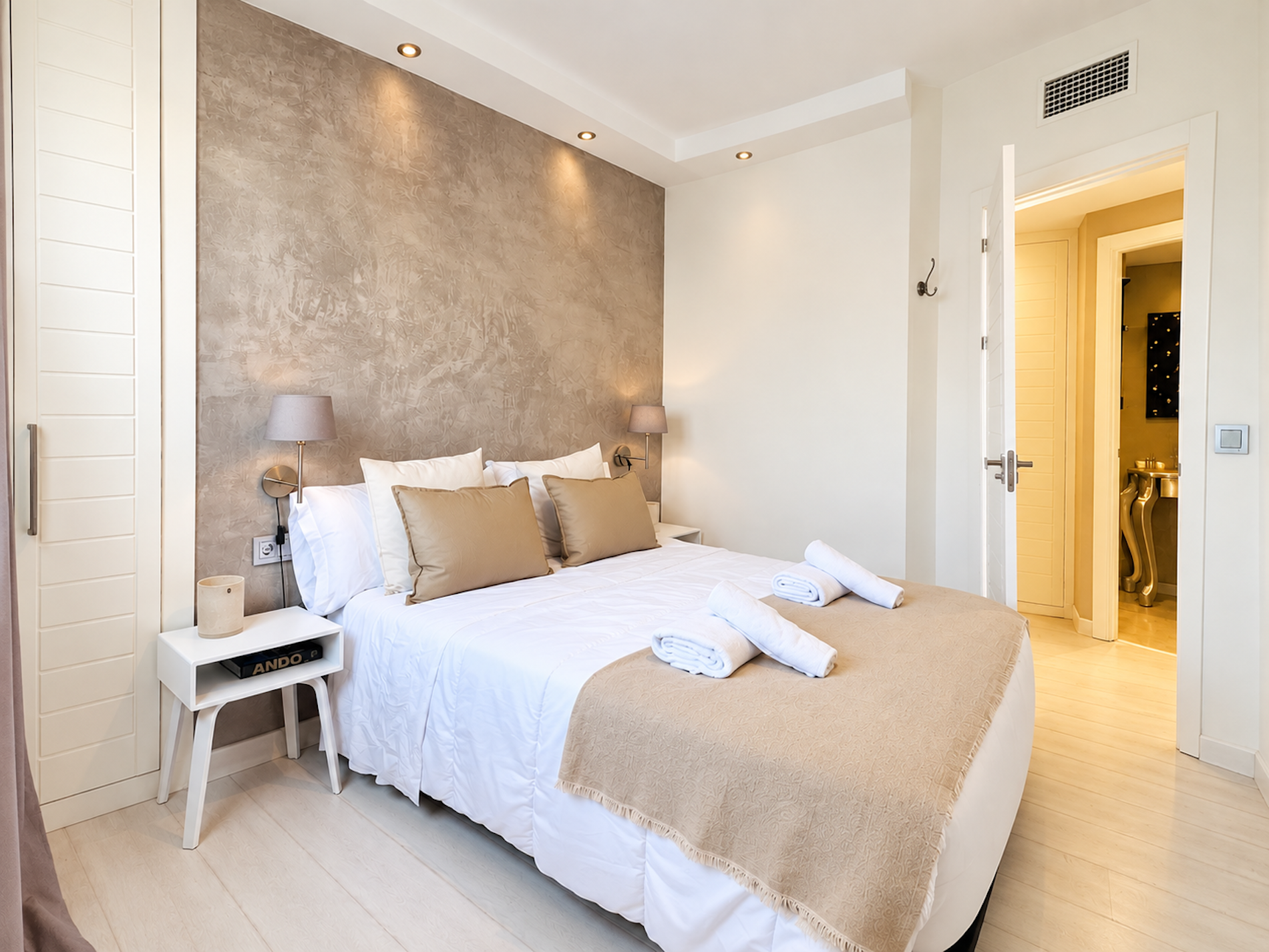 3 Bedroom Apartment in Marbella - Photo 20