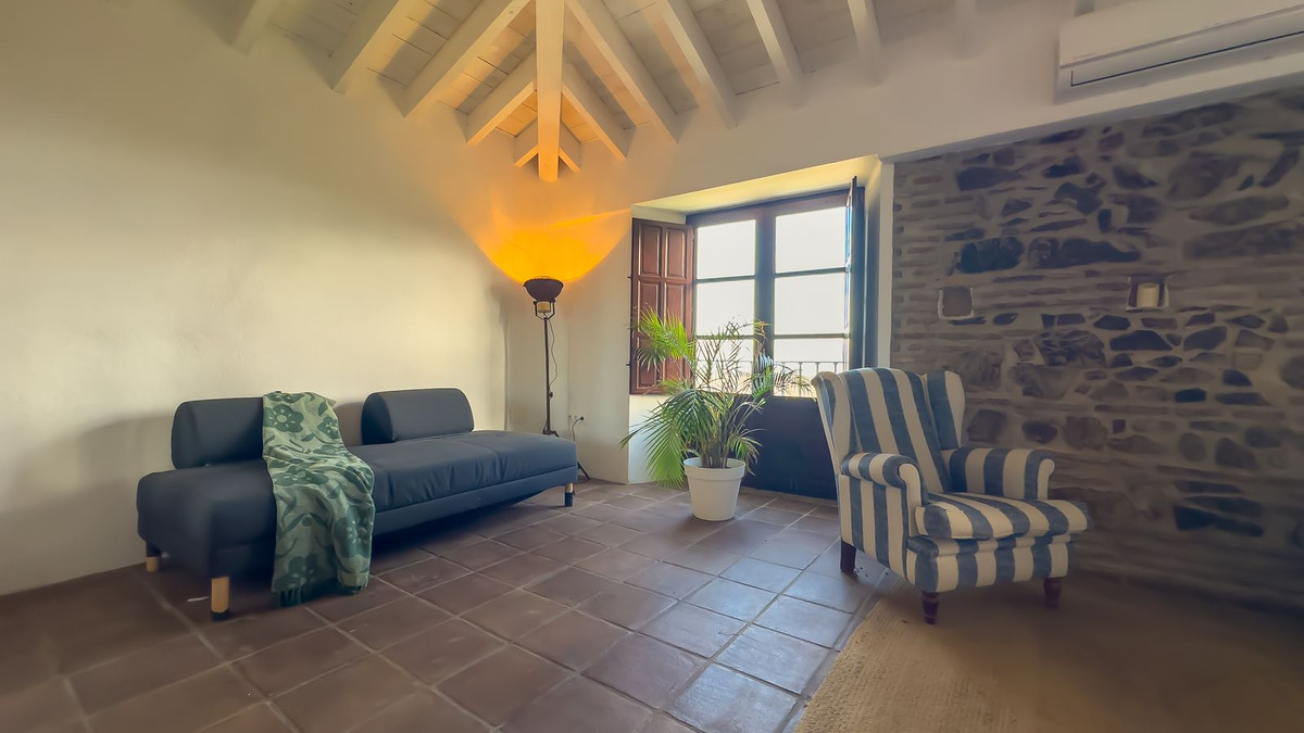 8 Bedroom Country house in Málaga - Photo 39