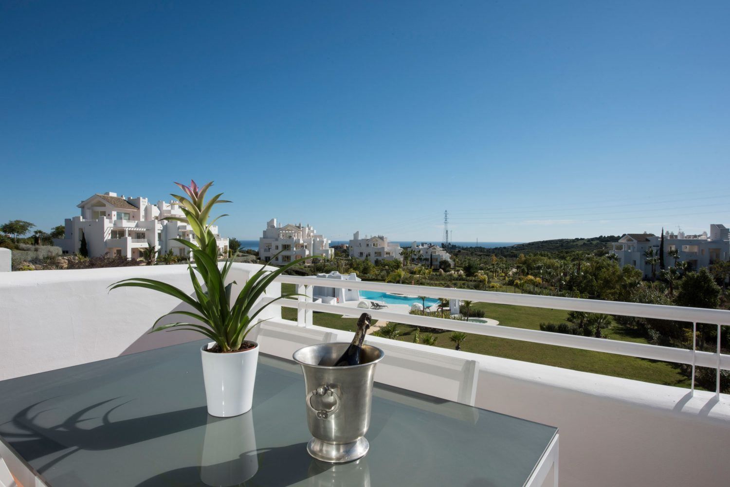 2 Bedroom Apartment in Casares - Photo 6