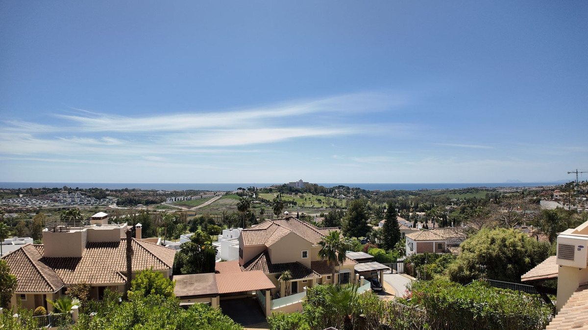 4 Bedroom Townhouse in Benahavís - Photo 51