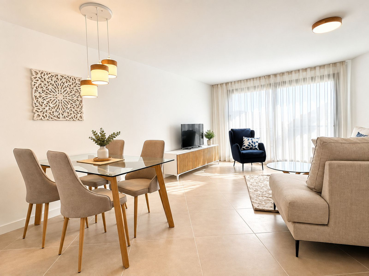3 Bedroom Townhouse in Estepona - Photo 4