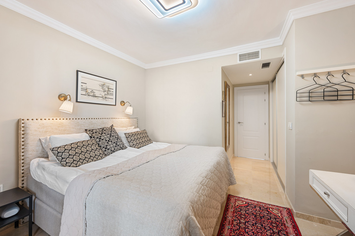 4 Bedroom Apartment in San Pedro de Alcántara - Photo 34