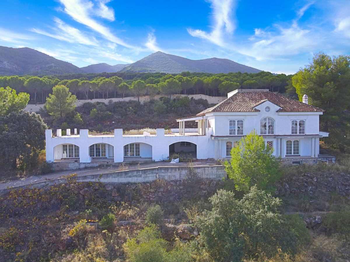 9 Bedroom Villa in Alhaurín el Grande