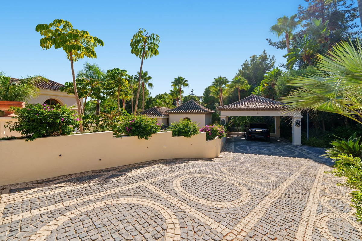 6 Bedroom Villa in Marbella - Photo 45