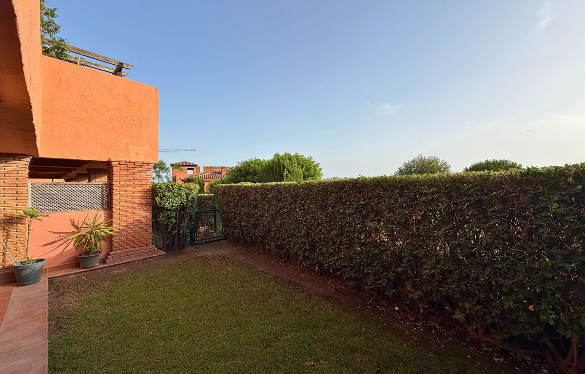 2 Bedroom Apartment in Casares - Photo 3