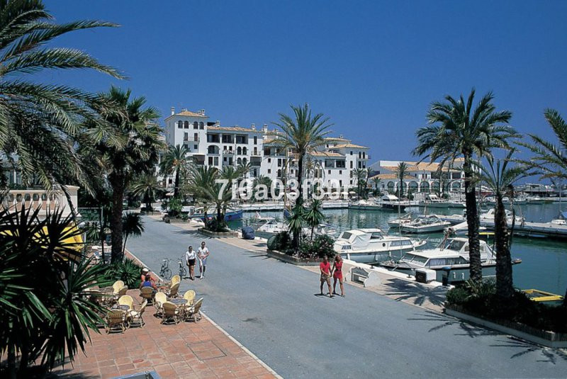3 Bedroom Apartment in Estepona - Photo 23