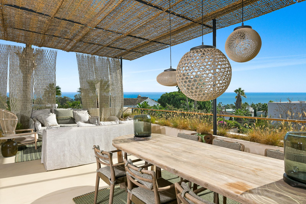 4 Bedroom Villa in Marbella - Photo 9