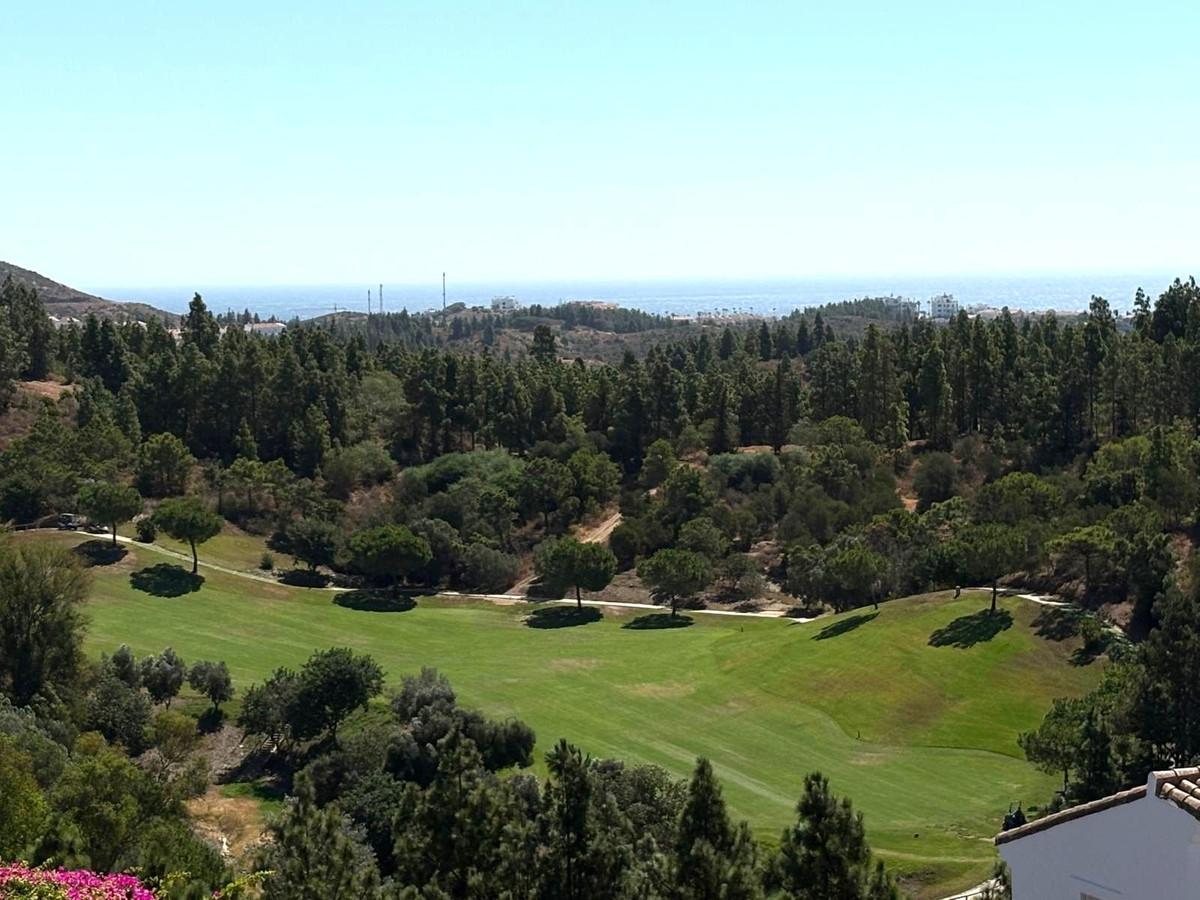 2 Bedroom Apartment in Mijas - Photo 4