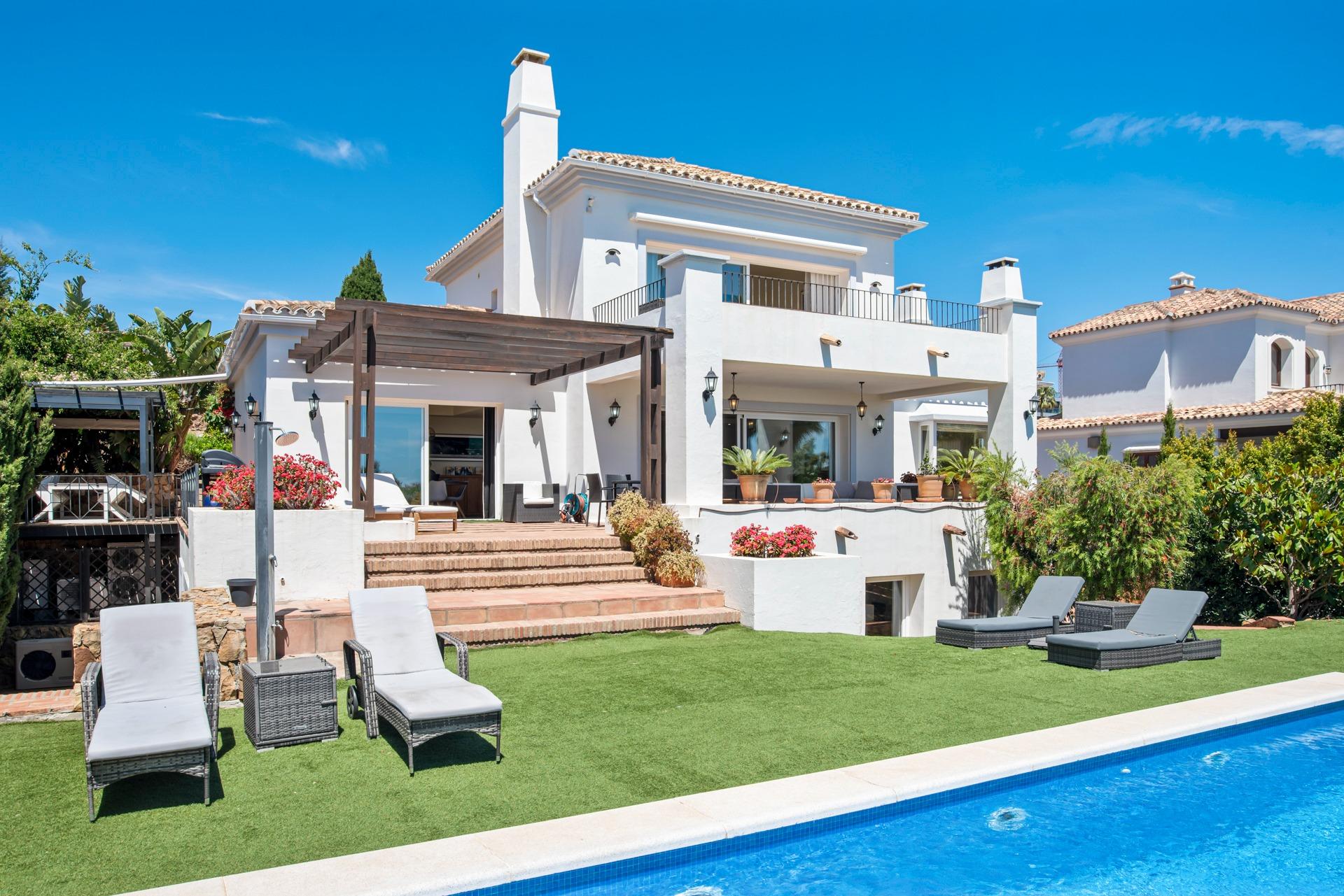 4 Bedroom Villa in Manilva - Photo 2