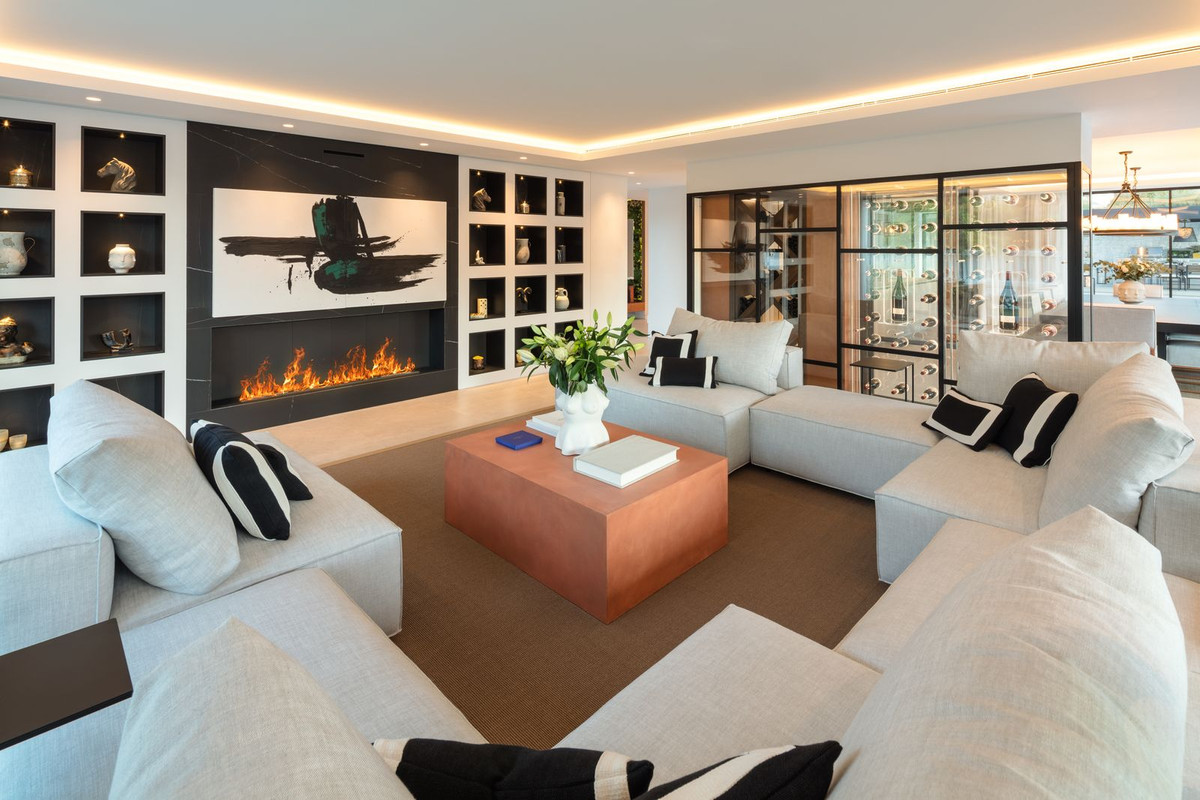 5 Bedroom Villa in Marbella - Photo 7