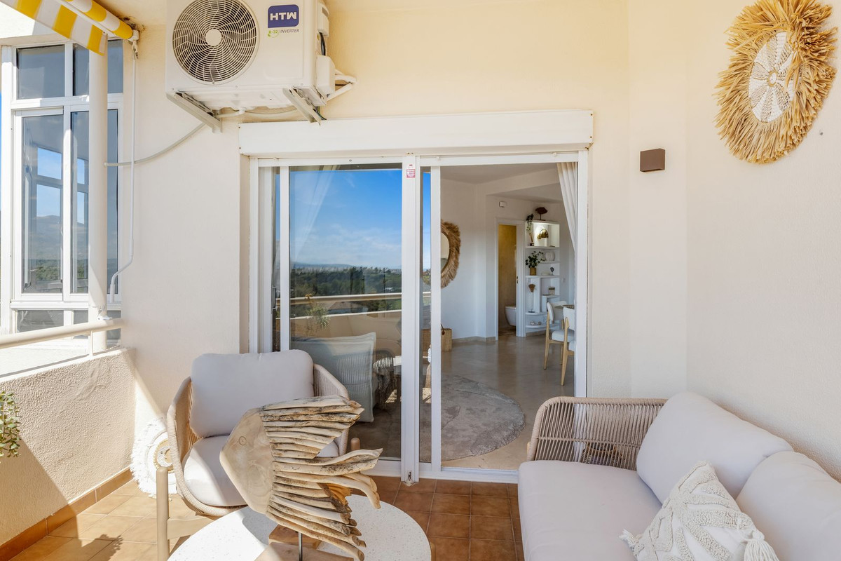 1 Bedroom Apartment in Estepona - Photo 4