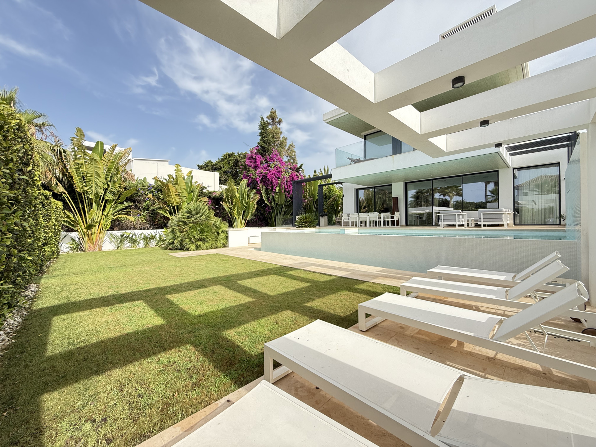 7 Bedroom Villa in San Pedro de Alcántara - Photo 18