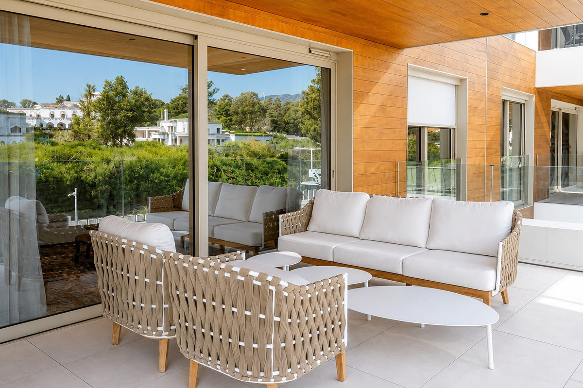 3 Bedroom Apartment in Marbella - Photo 4