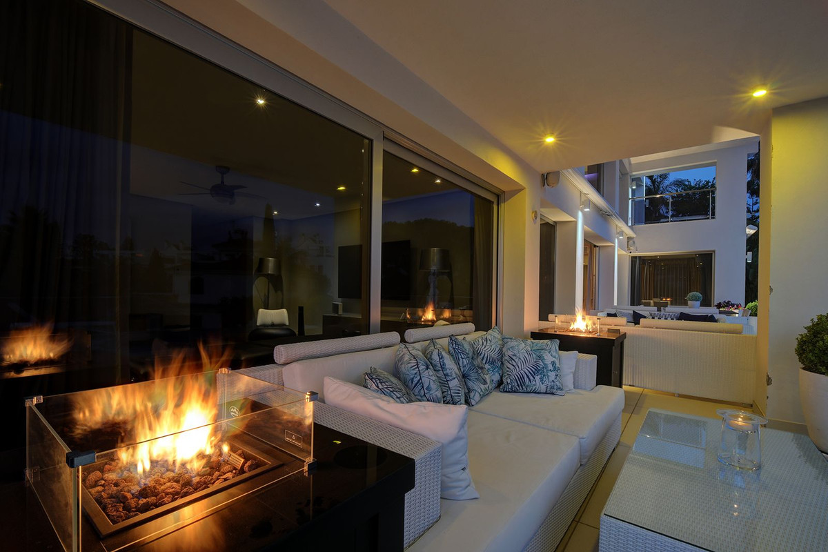 5 Bedroom Villa in Marbella - Photo 22