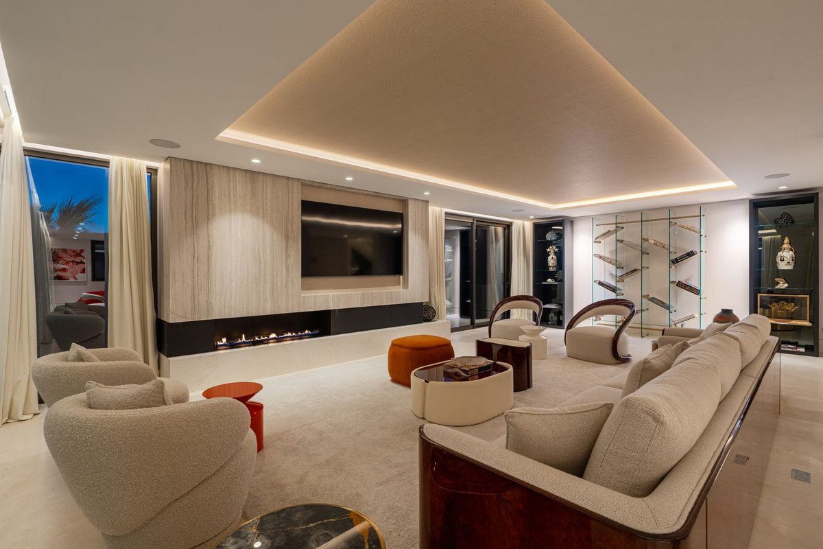 5 Bedroom Villa in Marbella - Photo 10