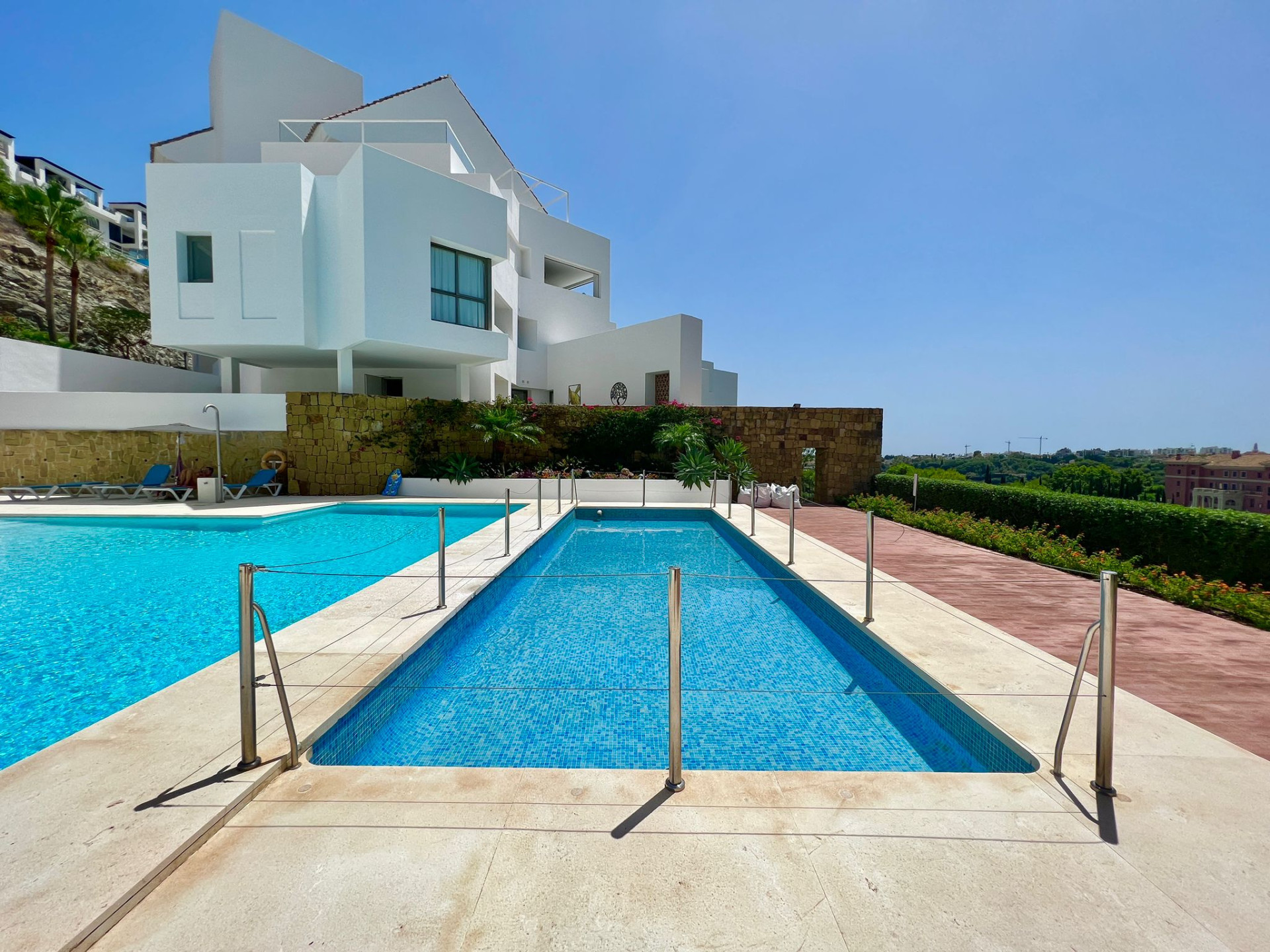 2 Bedroom Apartment in Benahavís - Photo 34