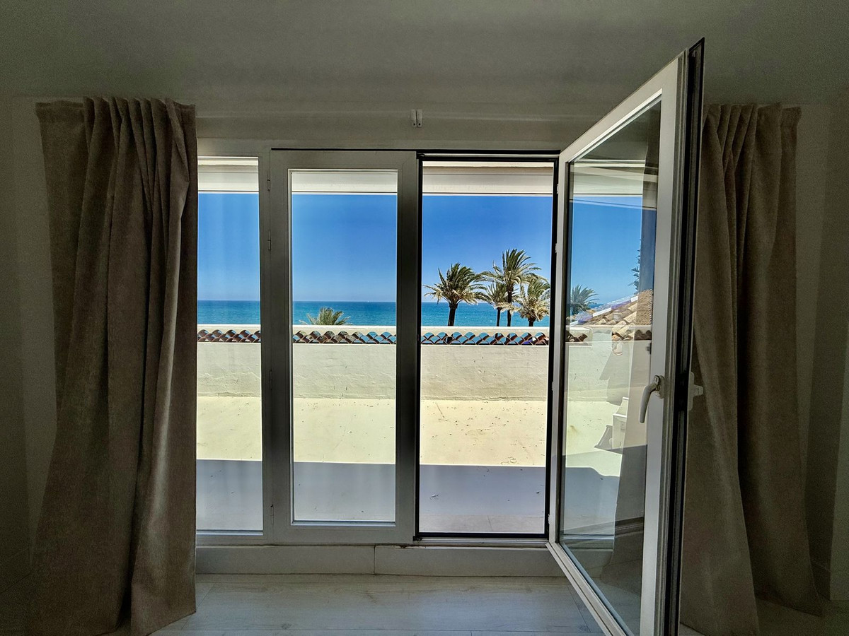 3 Bedroom Penthouse in Casares - Photo 44