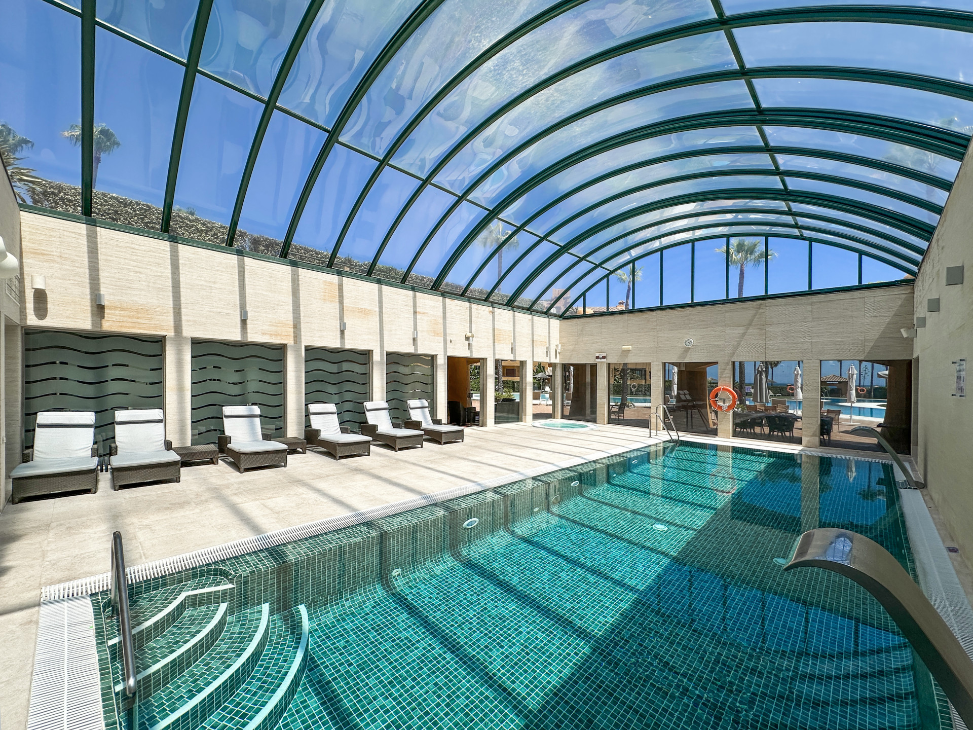 3 Bedroom Apartment in Estepona - Photo 17