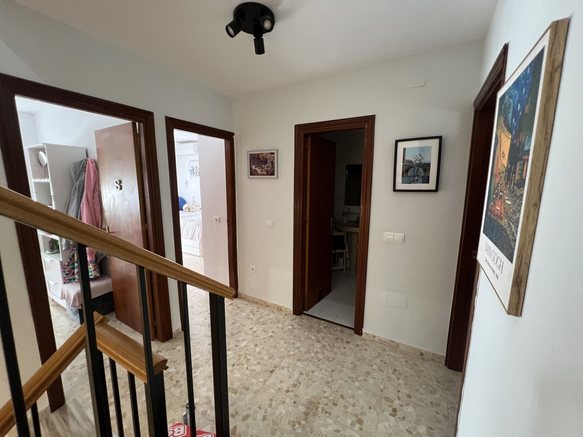 3 Bedroom Townhouse in Benalmádena - Photo 10