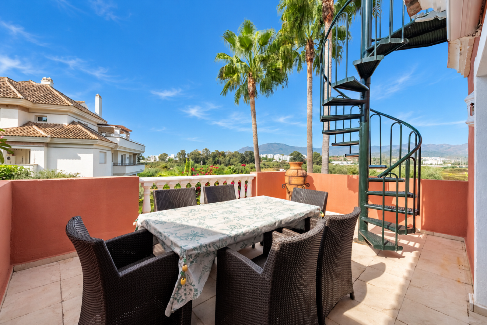 2 Bedroom Penthouse in Estepona - Photo 13