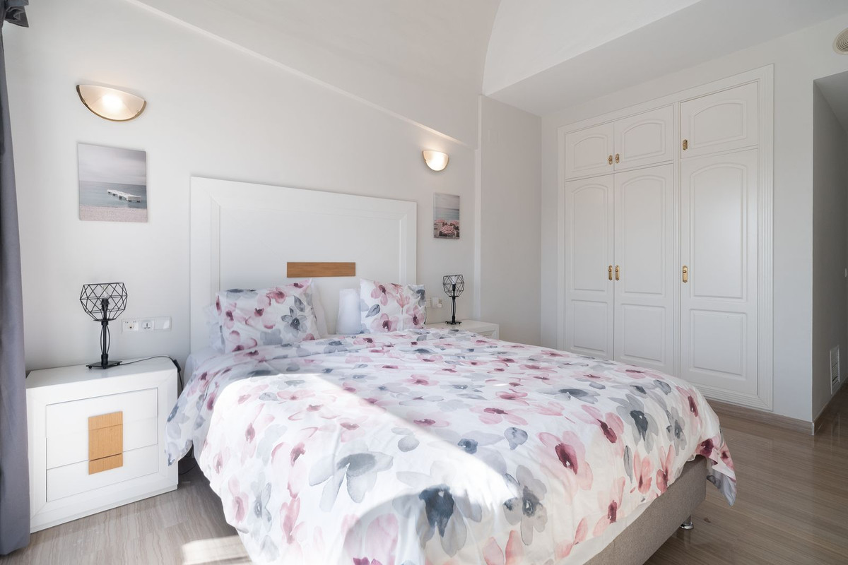 3 Bedroom Penthouse in Benalmádena - Photo 18