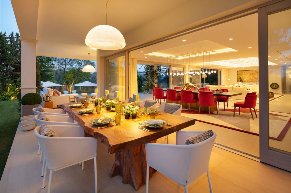 6 Bedroom Villa in Marbella - Photo 27