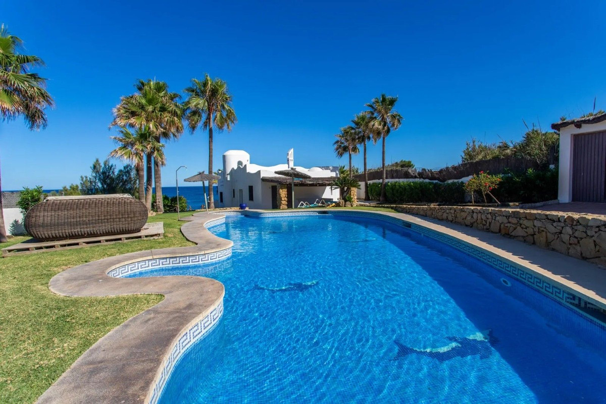 3 Bedroom Villa in Manilva - Photo 3