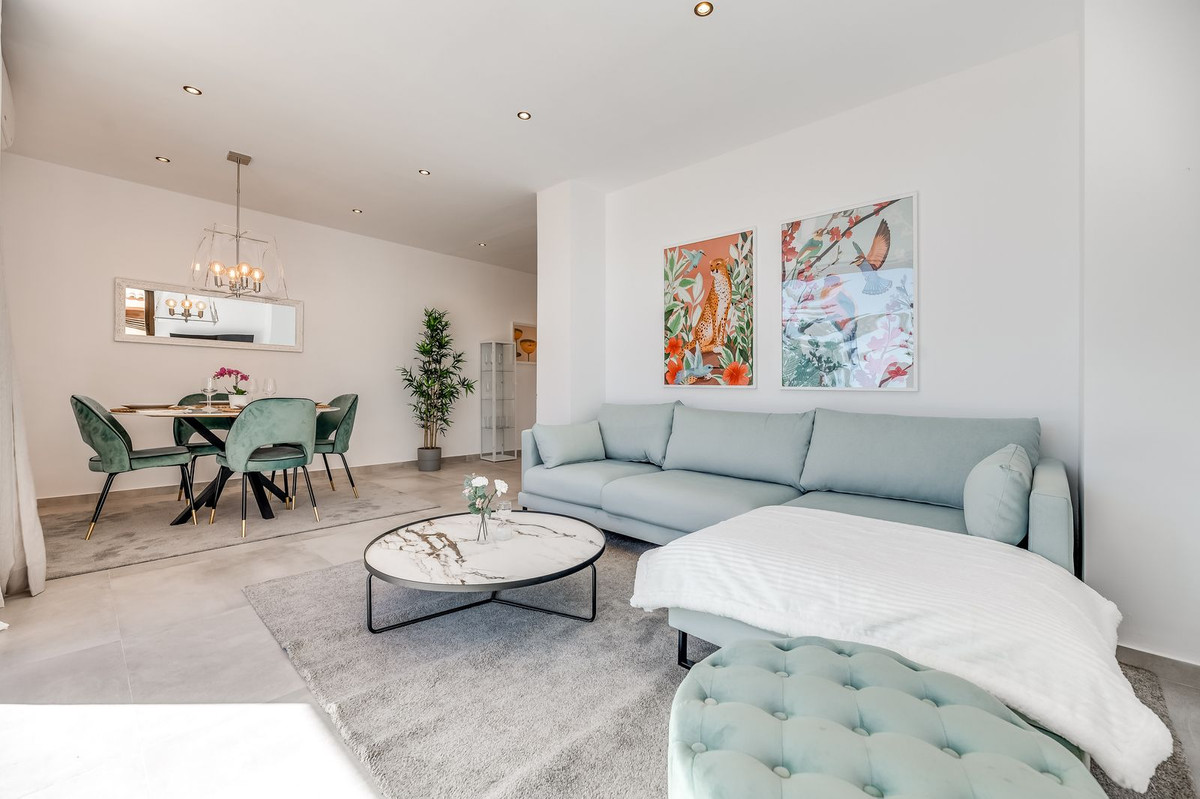 5 Bedroom Apartment in Estepona - Photo 22