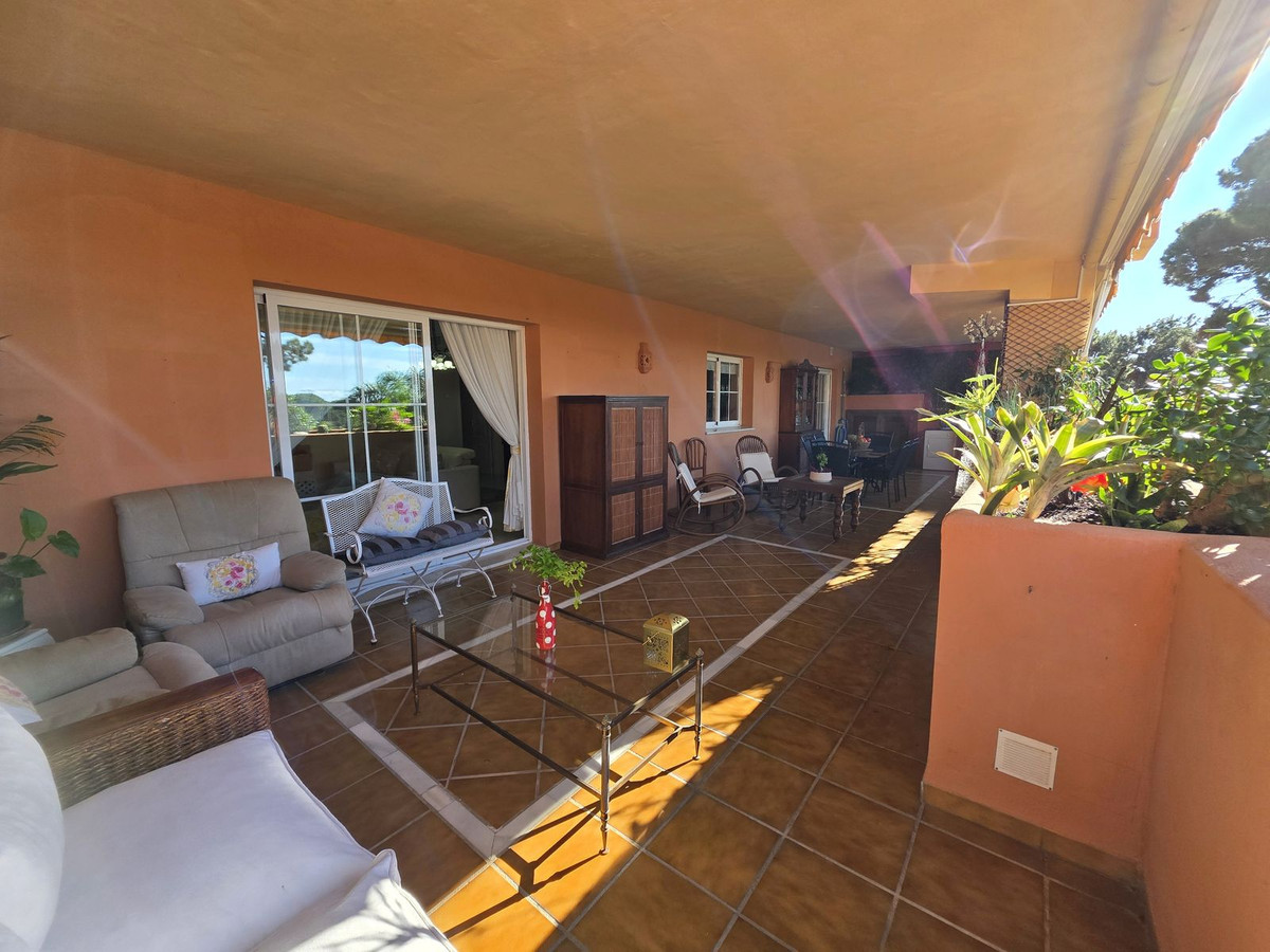 2 Bedroom Apartment in Marbella - Photo 10