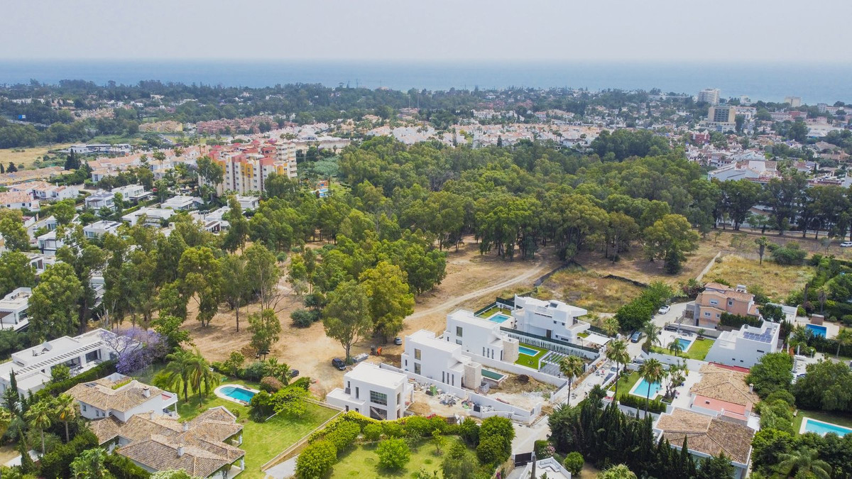6 Bedroom Villa in Marbella - Photo 30