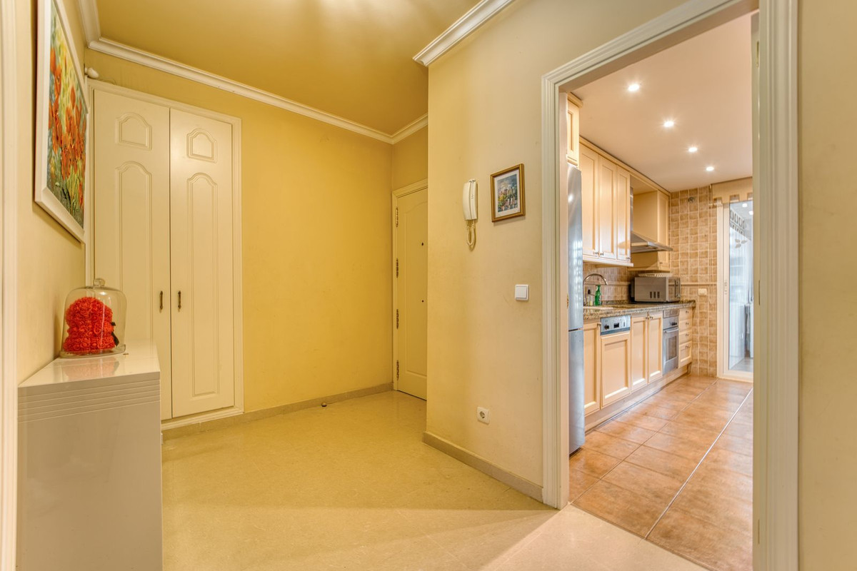 2 Bedroom Apartment in Marbella - Foto 13
