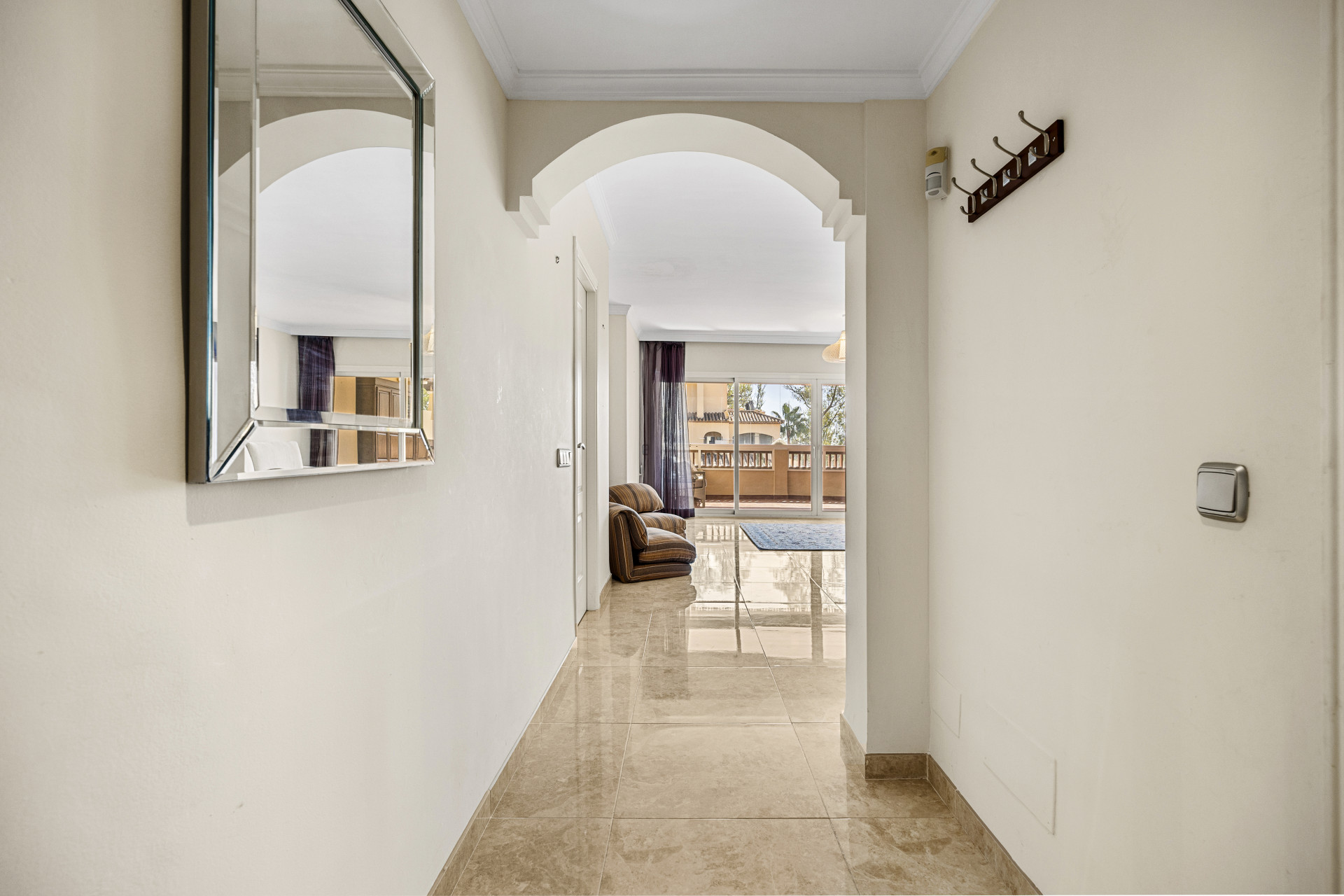 2 Bedroom Apartment in Estepona - Photo 12