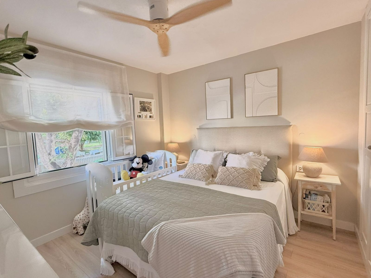 2 Bedroom Apartment in Fuengirola - Photo 9