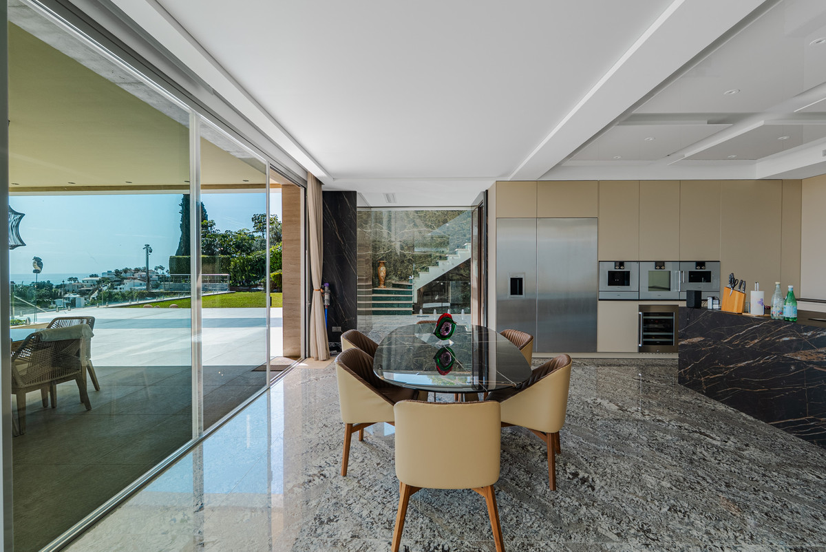 5 Bedroom Villa in Benahavís - Foto 10