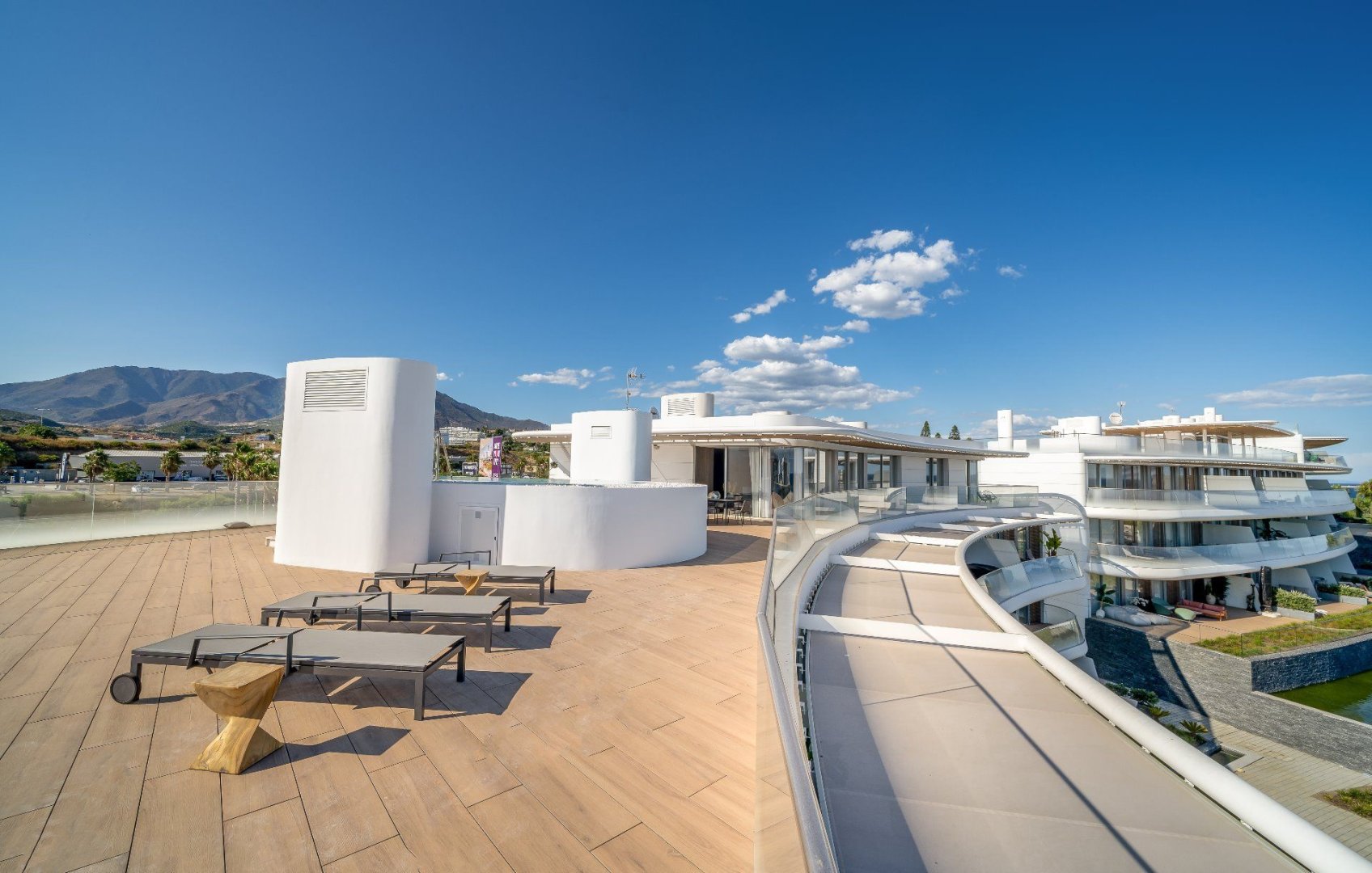 3 Bedroom Apartment in Estepona - Photo 5