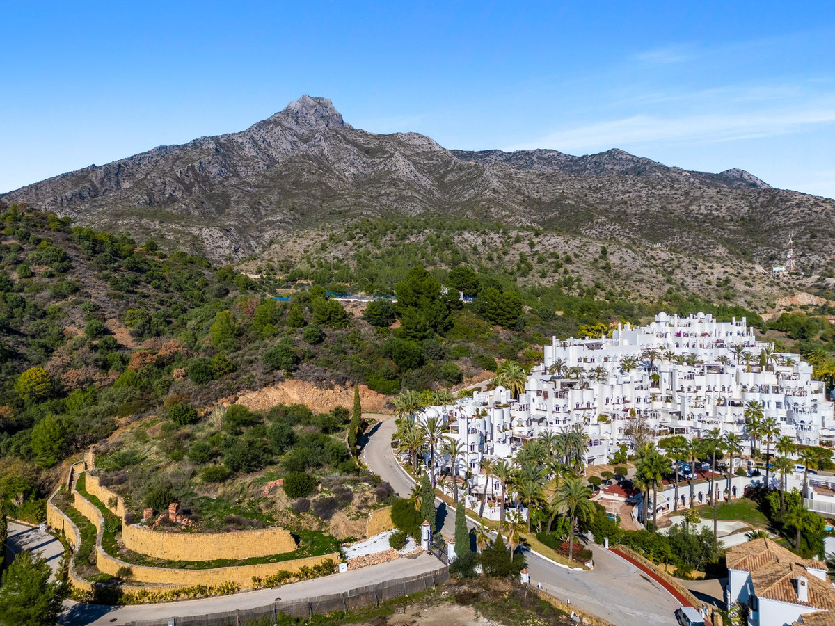 3 Bedroom Townhouse in Marbella - Photo 2