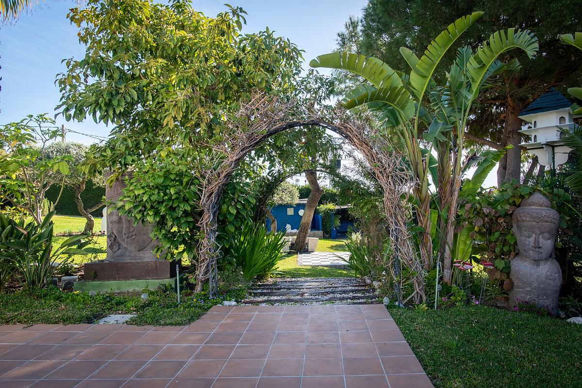 4 Bedroom Villa in Estepona - Photo 16