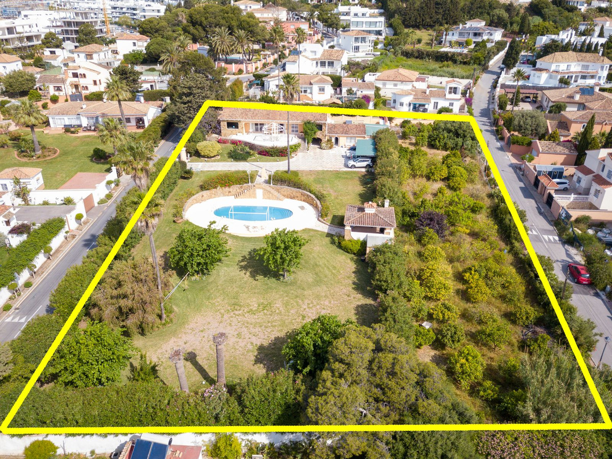 Villa in Estepona