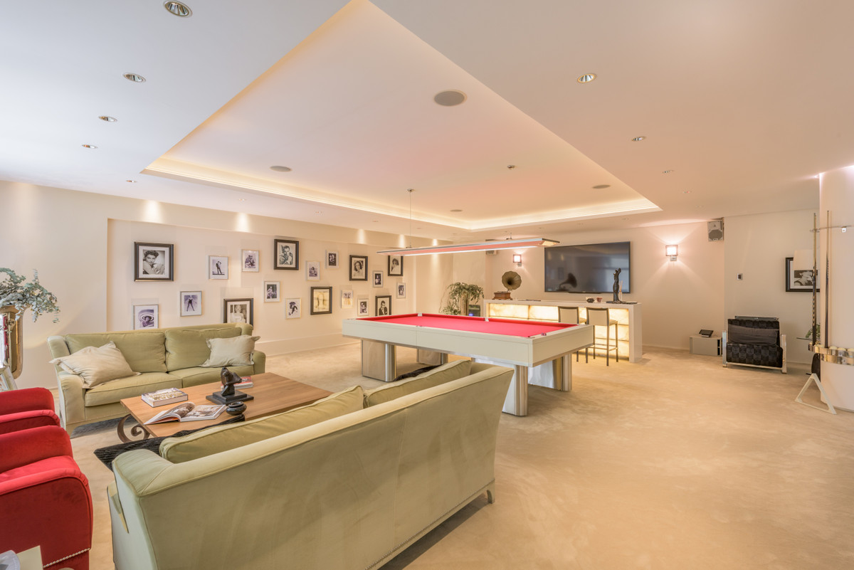 9 Bedroom Villa in Marbella - Photo 9