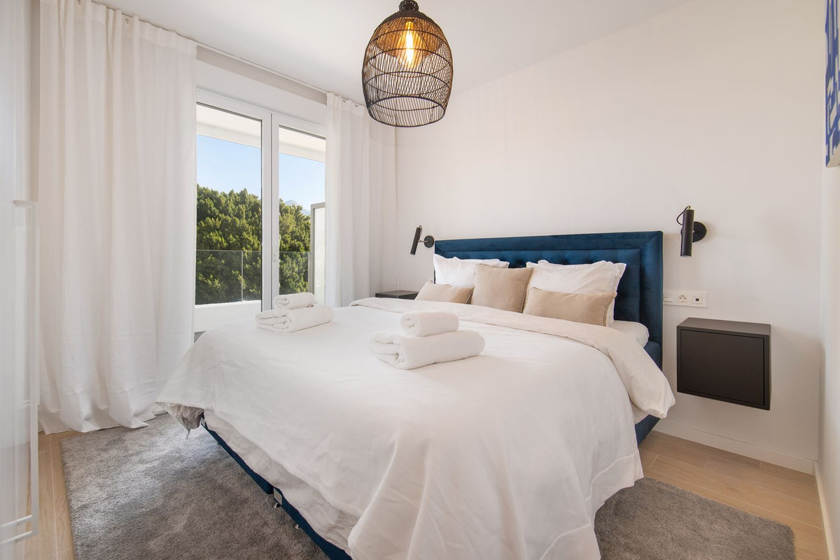 2 Bedroom Apartment in Marbella - Photo 23