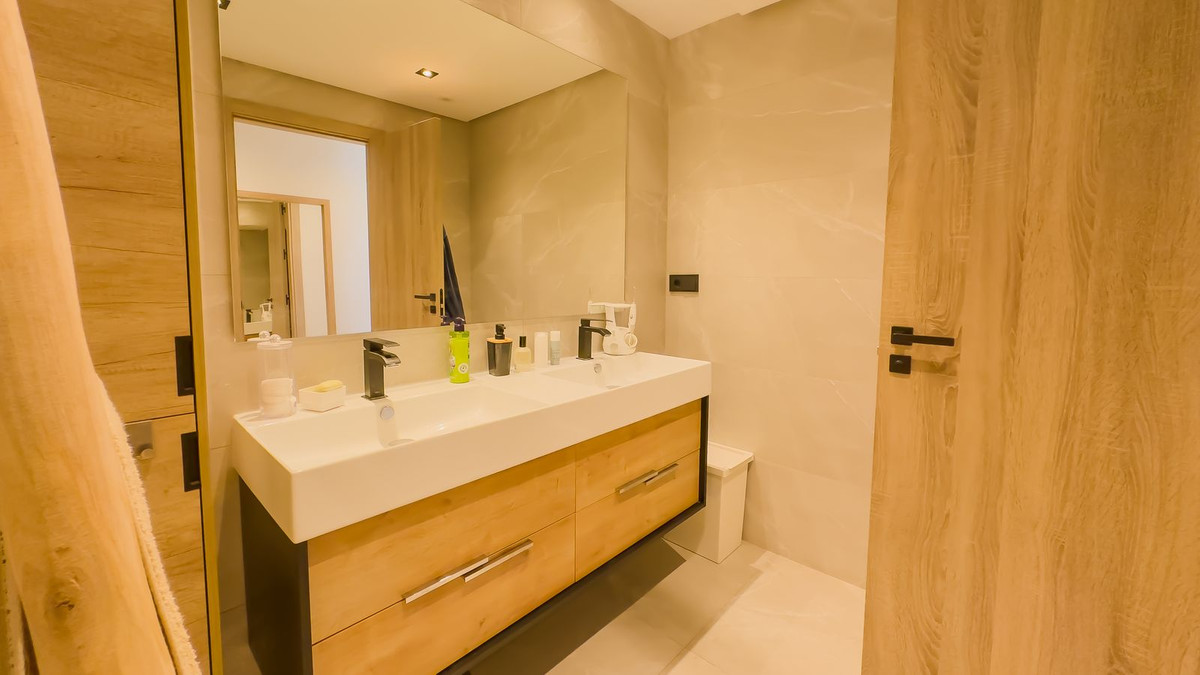 3 Bedroom Penthouse in Istán - Photo 51