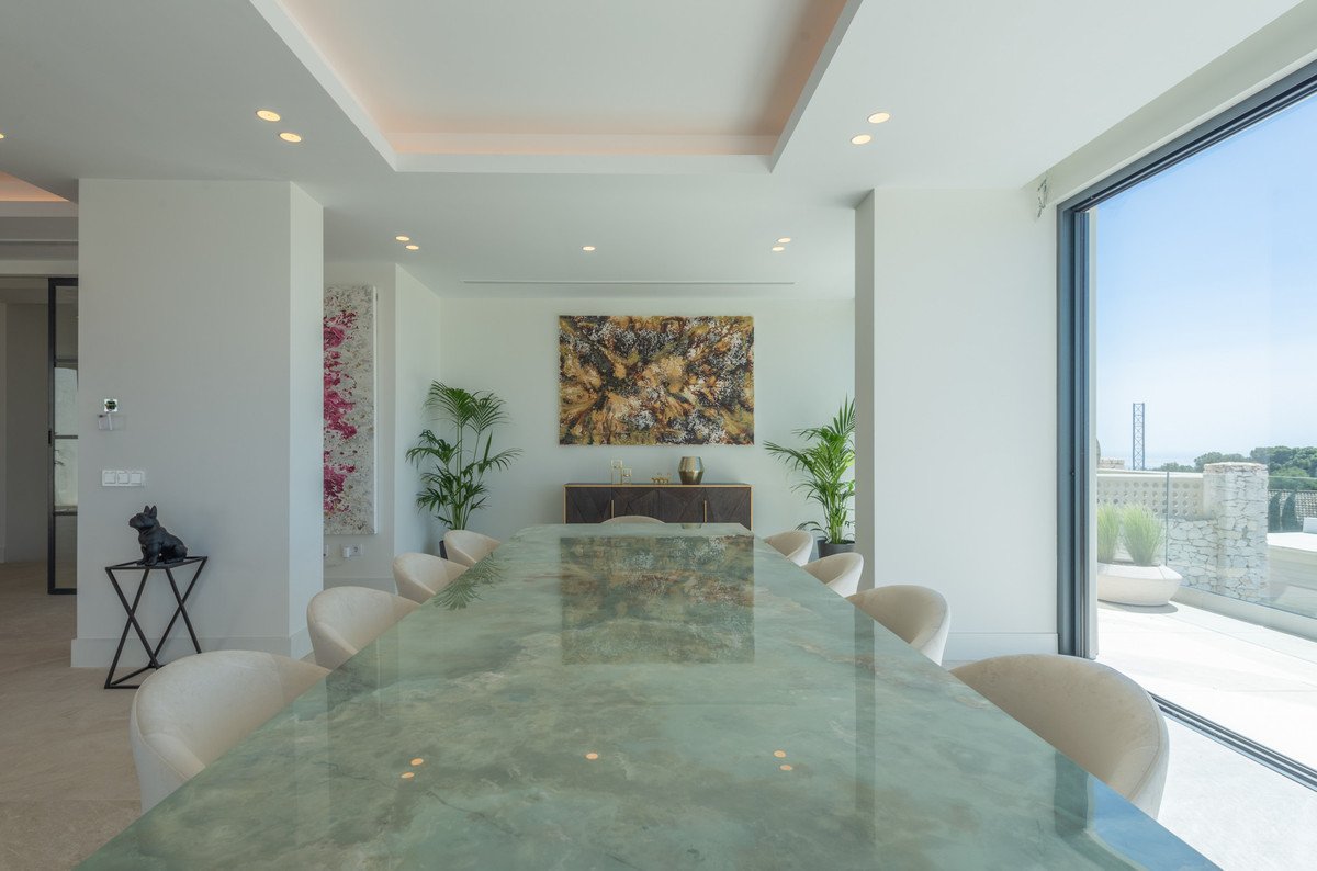 5 Bedroom Villa in Marbella - Photo 17