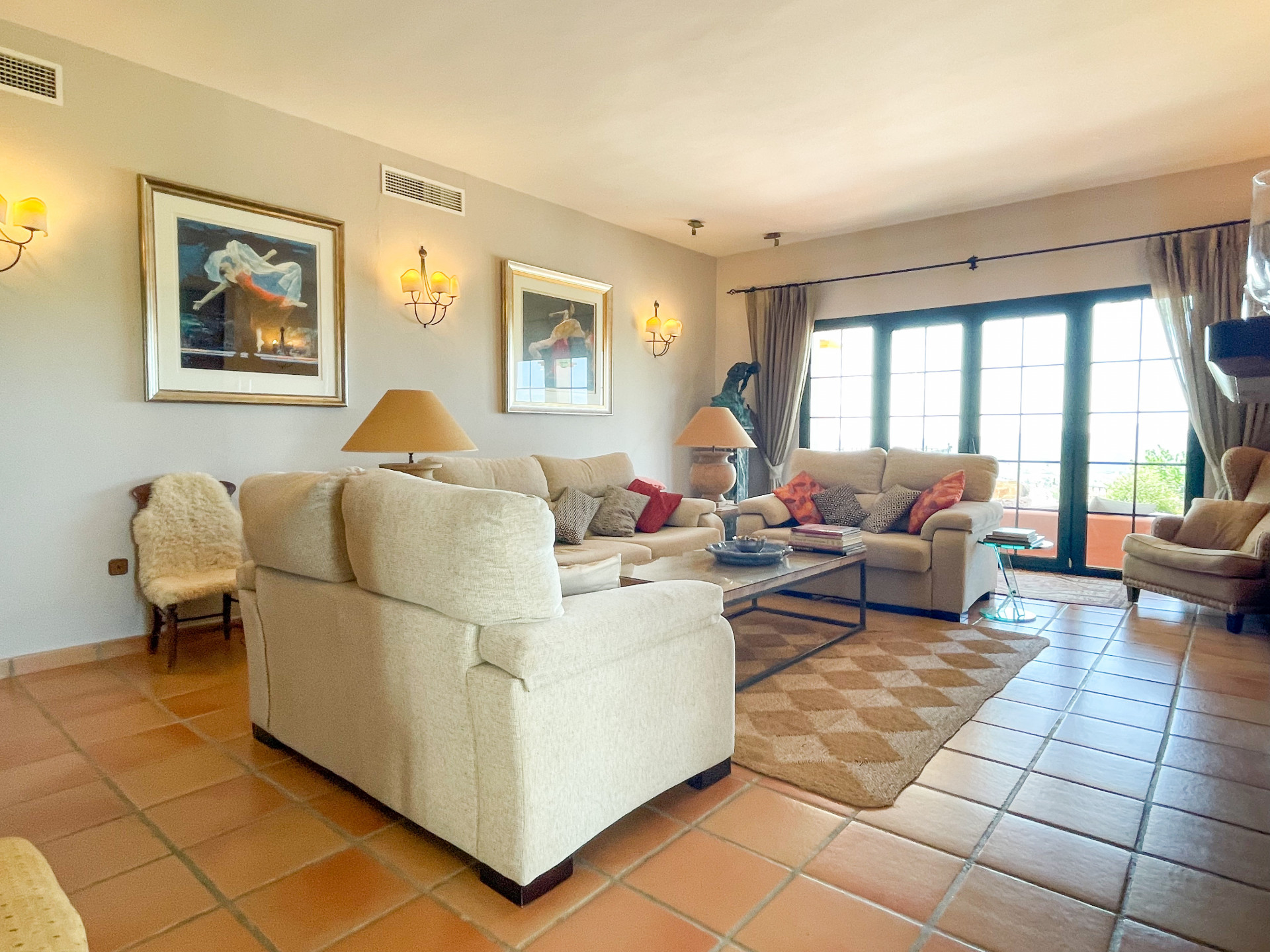 4 Bedroom Villa in Villanueva de la Concepción - Photo 14