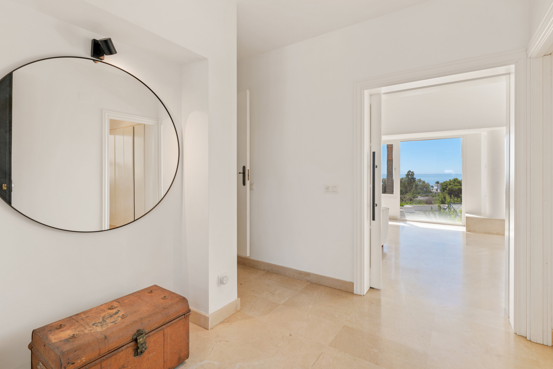 4 Bedroom Villa in Estepona - Photo 7