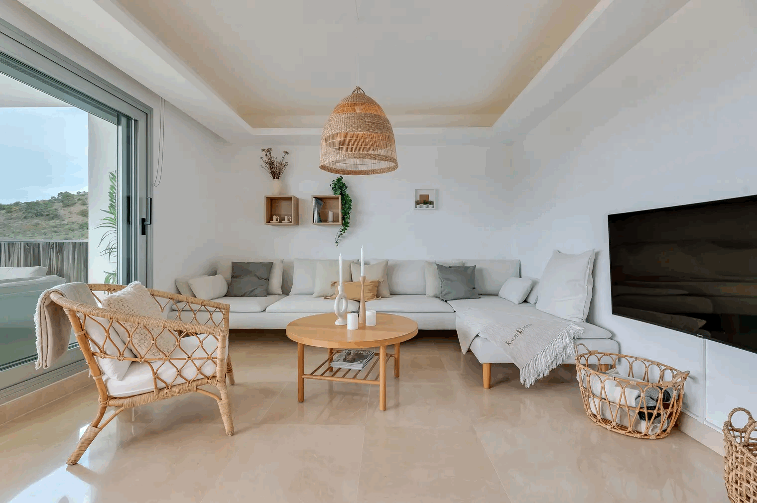3 Bedroom Apartment in Benahavís - Photo 4