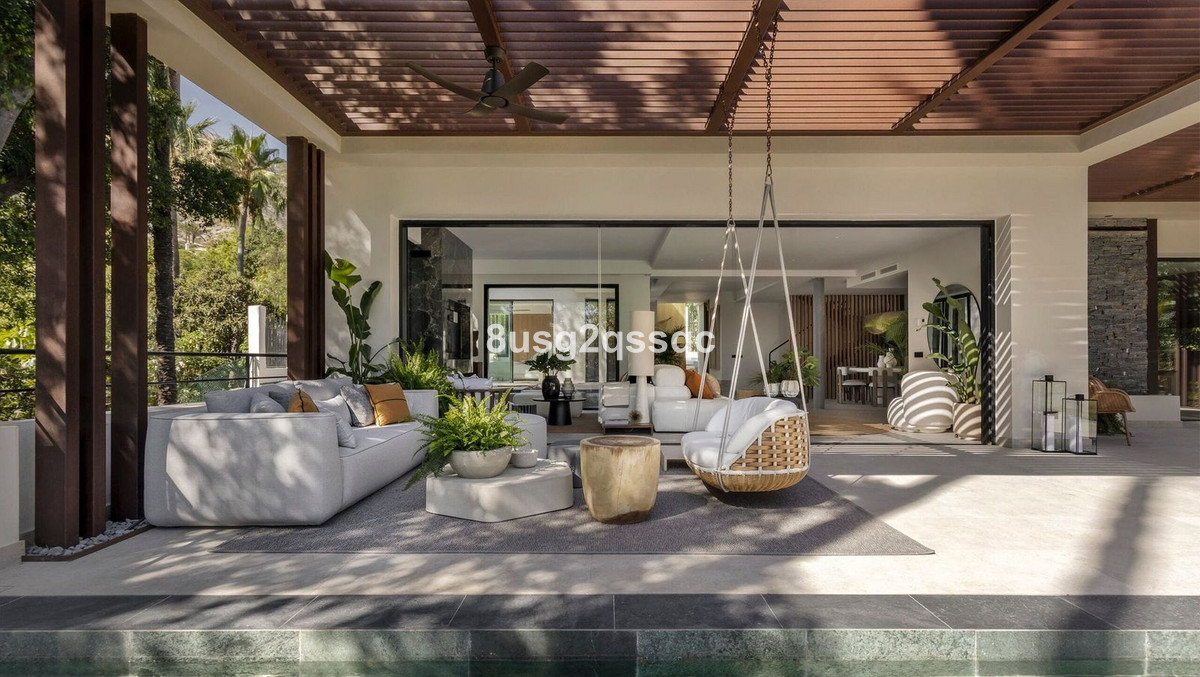 6 Bedroom Villa in Marbella - Photo 5