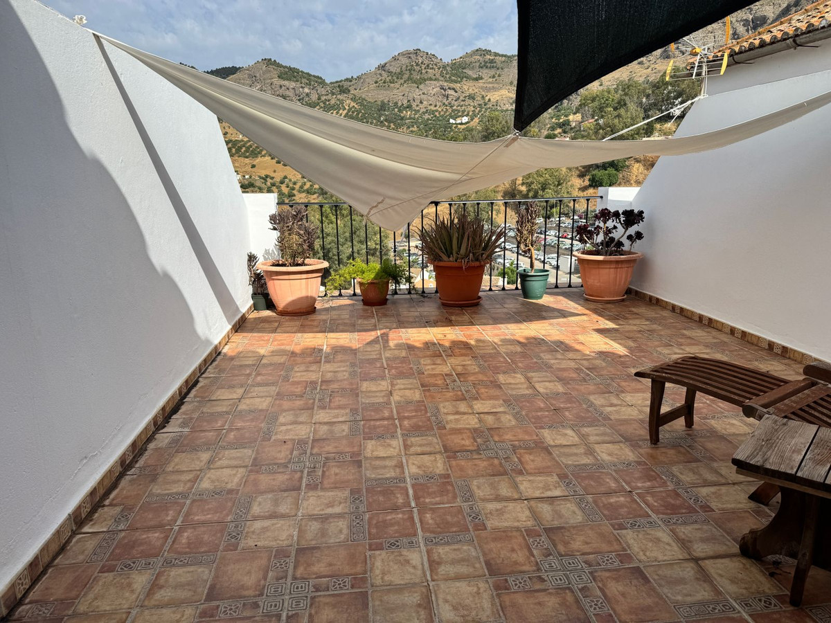 4 Bedroom Townhouse in Álora - Photo 27