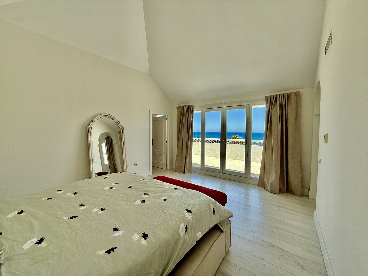 3 Bedroom Penthouse in Casares - Photo 43