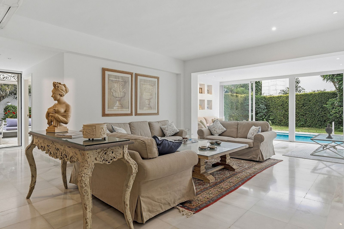 7 Bedroom Villa in Marbella - Photo 22